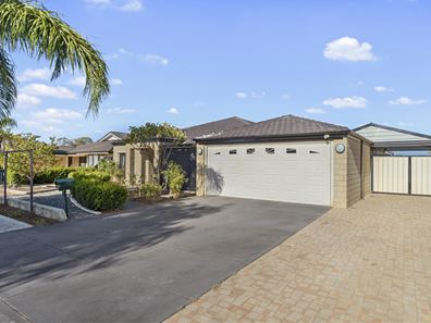 9 Brougham Crescent, Orelia WA 6167