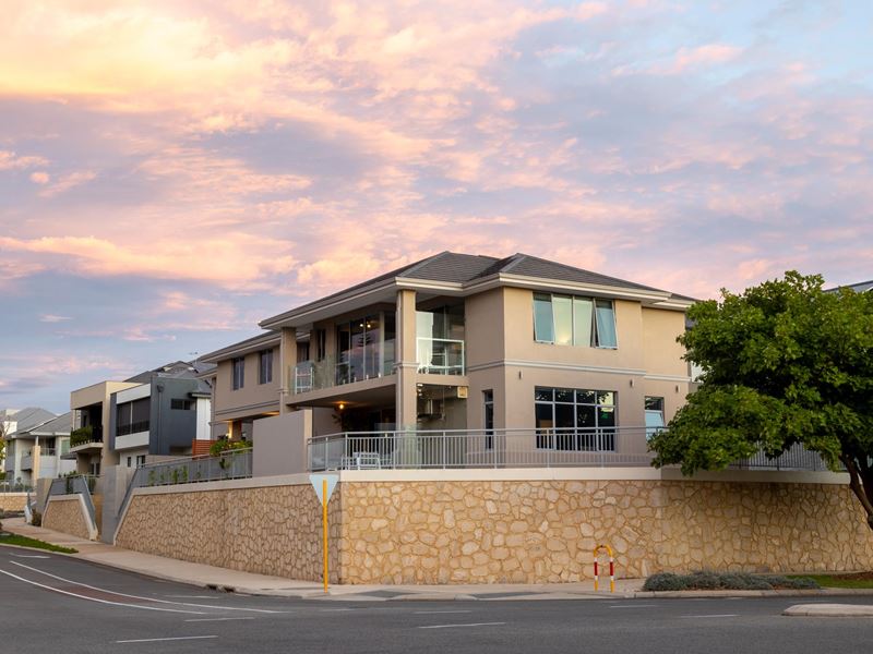 45 Pantheon Avenue, North Coogee