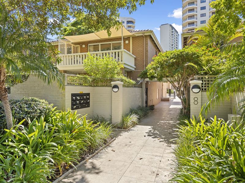 4/8 Wingfield Avenue, Crawley