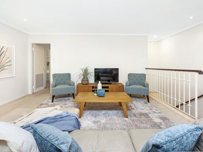 4/8 Wingfield Avenue, Crawley WA 6009