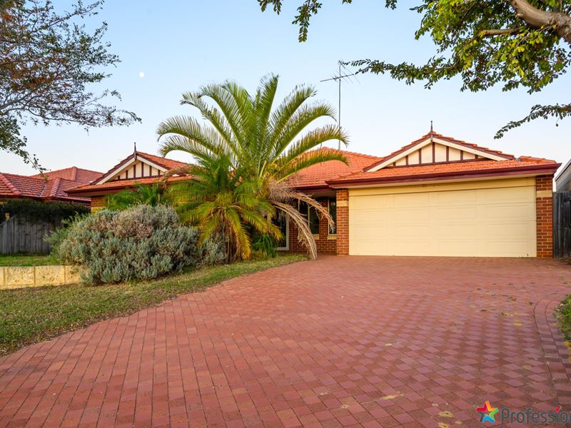 145 Peelwood Parade, Halls Head