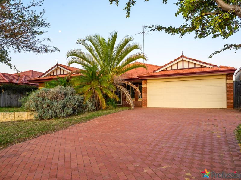 145 Peelwood Parade, Halls Head WA 6210