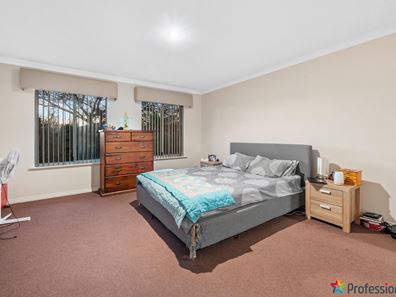 145 Peelwood Parade, Halls Head WA 6210