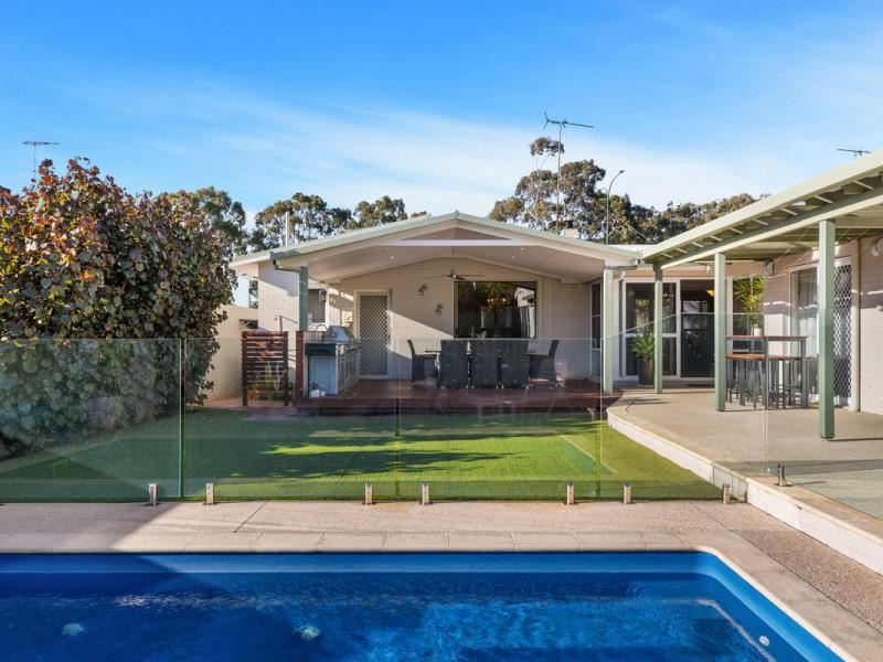 33 Oceanic Drive, Floreat