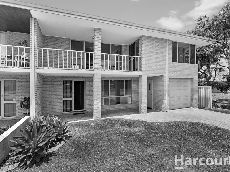 2/11 Eone Street, Falcon