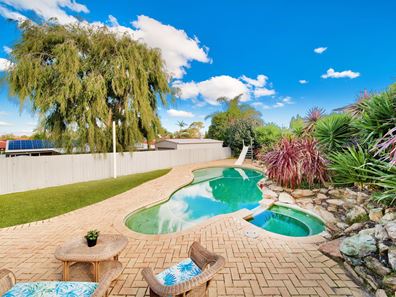 4 Barre Place, Duncraig WA 6023