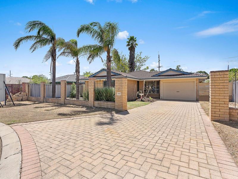 15 LARISSA COURT, Ballajura