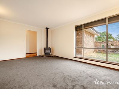 25 Hair Street, Waroona WA 6215