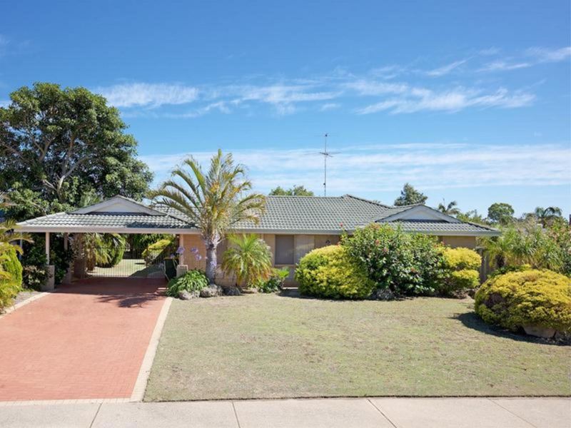 11 Floribunda Avenue, Halls Head WA 6210