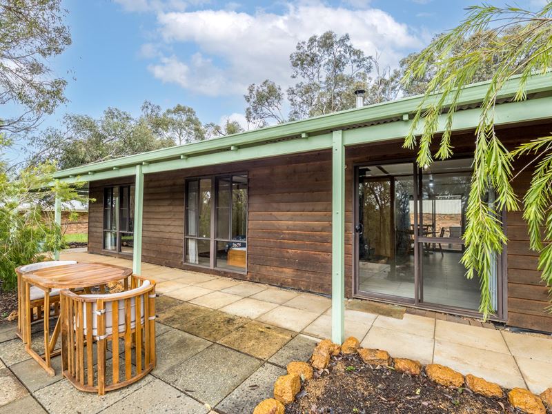 3 Clayden Street, Wooroloo WA 6558