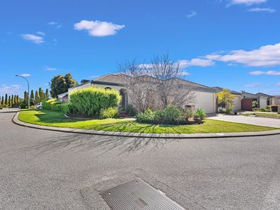 31 Sorrento Turn, Ellenbrook WA 6069