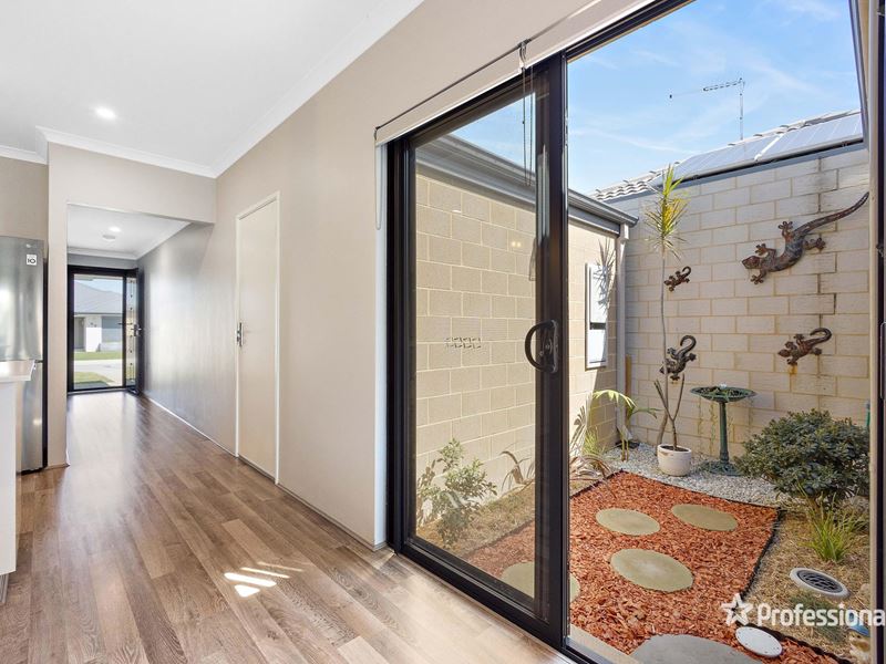 42 Thredbo Drive, Aveley