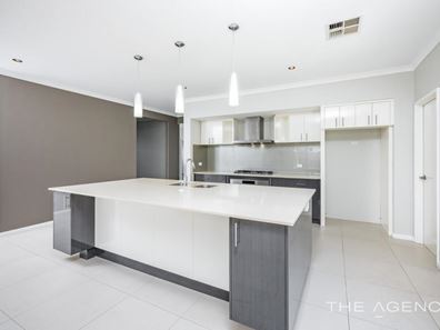 40 Seaspray Crescent, Jindalee WA 6036