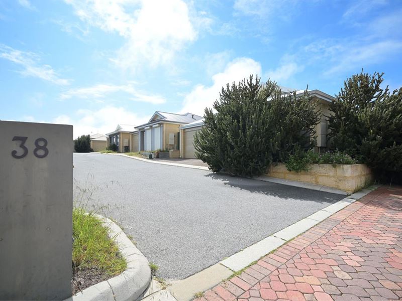 8/38 Cape Meares Crescent, Butler