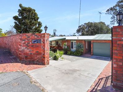 17 Coorong Place, Kallaroo WA 6025