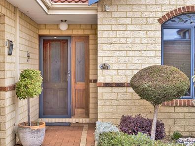 1/9 Lowry Street, Shelley WA 6148