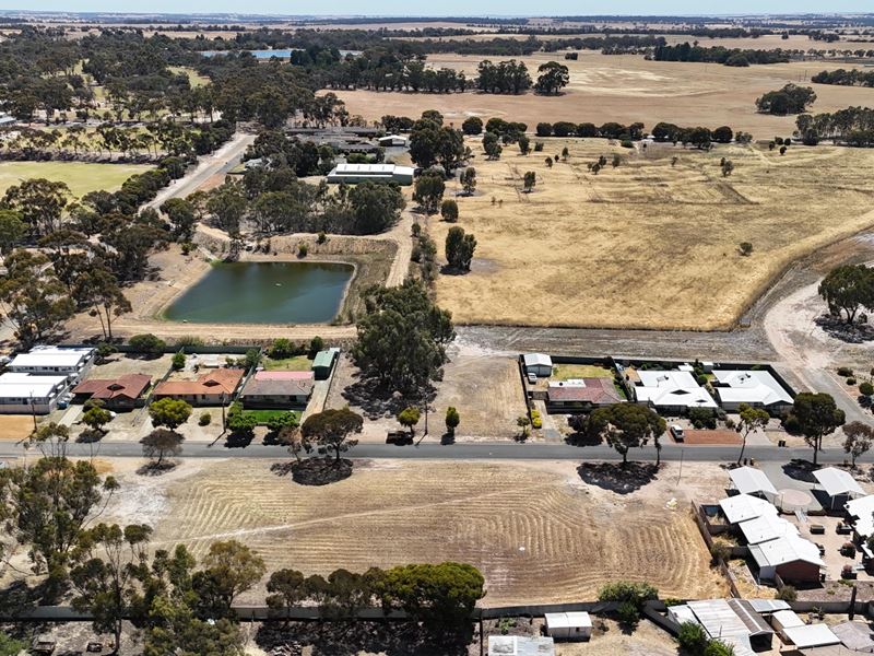 10 Marri  Drive, Katanning