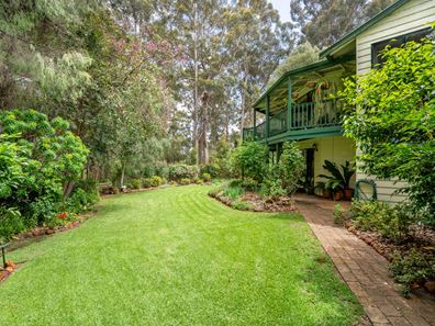 14 Wattlebird Grove, Pemberton WA 6260