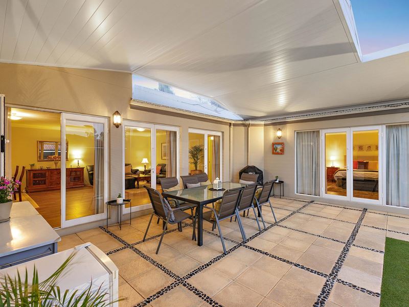 17 Max Forman Court, Como