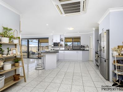 236 Chapman Valley Road, Waggrakine WA 6530