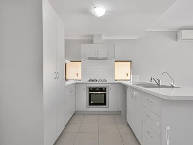 7/214 Wharf Street, Queens Park WA 6107