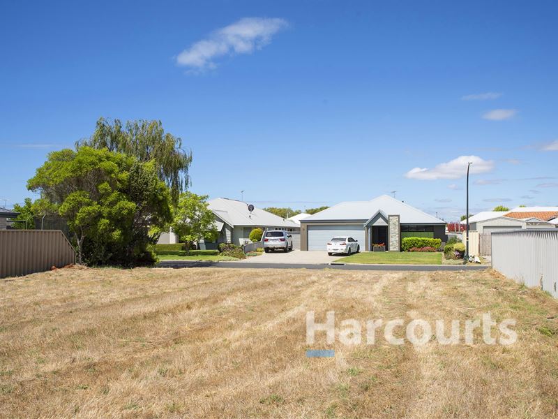 10 Black Wattle Way, Broadwater