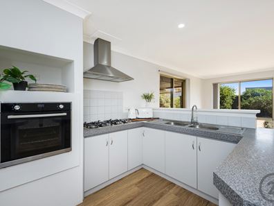 26 La Grange Place, Meadow Springs WA 6210