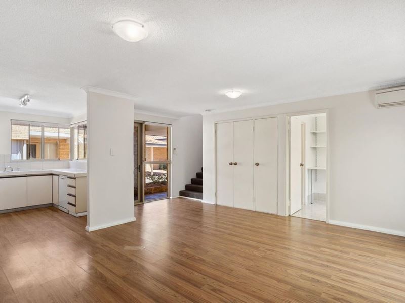 2/118 Ventnor Street, Scarborough