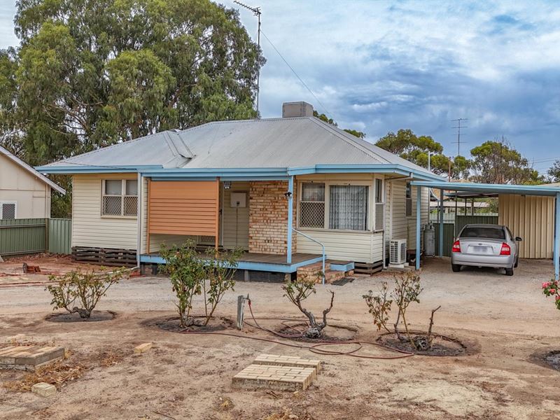 1 Strickland Avenue, Northam WA 6401