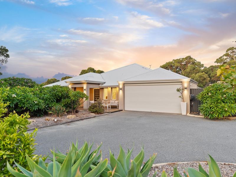 11 Ayrton Court, Golden Bay WA 6174