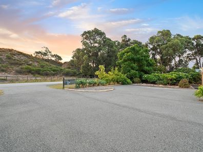 11 Ayrton Court, Golden Bay WA 6174