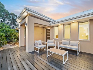 11 Ayrton Court, Golden Bay WA 6174