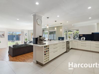 10 Lind Court, Quinns Rocks WA 6030