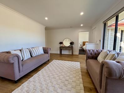 30 King Street, Waroona WA 6215