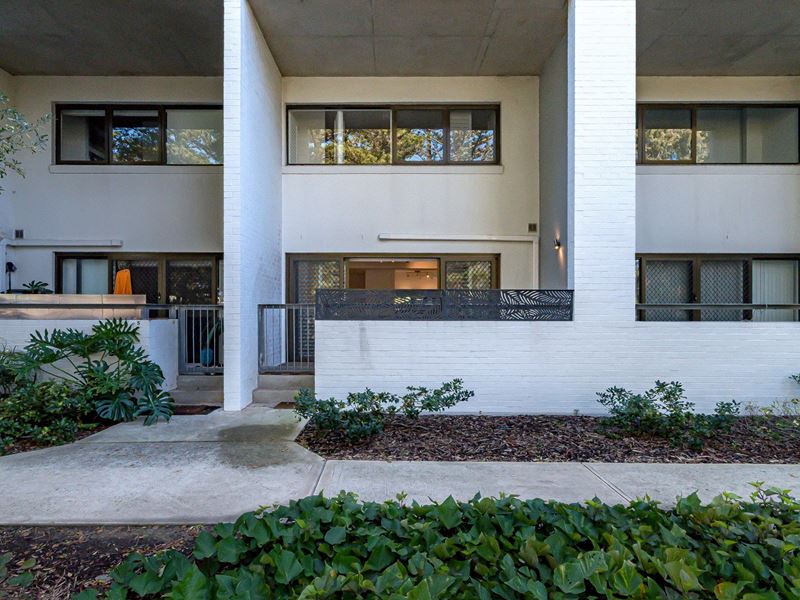 4/59 Breaksea Drive, North Coogee