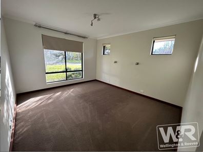 10 Mc Leod Street, Mira Mar WA 6330