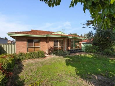 121 Mills Street, Queens Park WA 6107