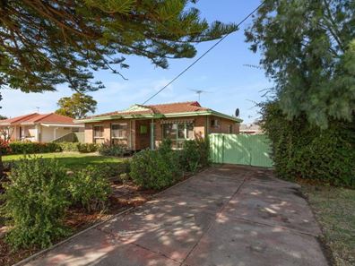 121 Mills Street, Queens Park WA 6107