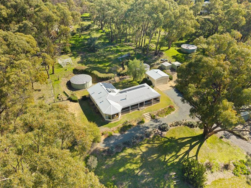33 Hilltop Rise, Karnup WA 6176