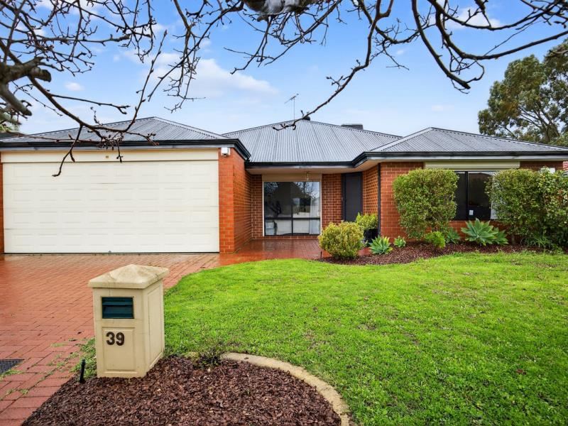 39 Minerva Loop, Success WA 6164