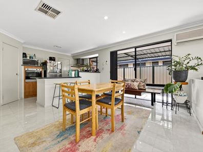 39 Minerva Loop, Success WA 6164