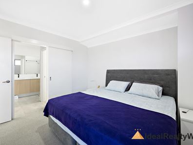 23 Golden Way, Piara Waters WA 6112