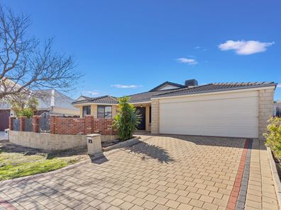 13 Lilly Pilly Lookout, Halls Head WA 6210