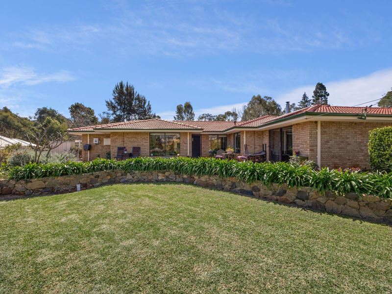687 Brookton Highway, Roleystone