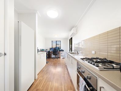 2/210 Durlacher Street, Geraldton WA 6530