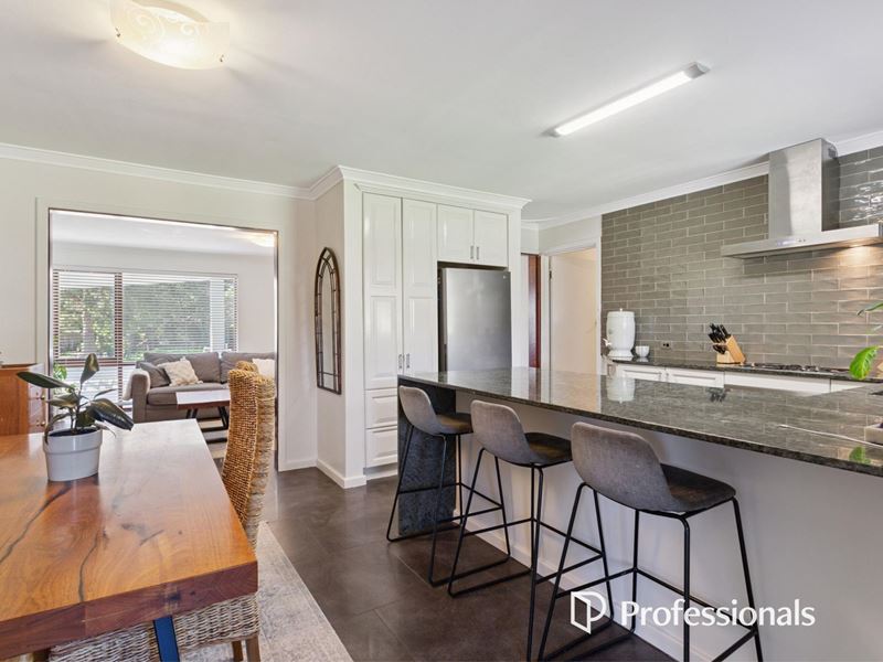 15 Phillip Grove, Kalamunda