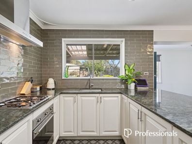 15 Phillip Grove, Kalamunda WA 6076