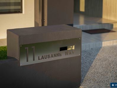 11 Lausanne Way, Canning Vale WA 6155