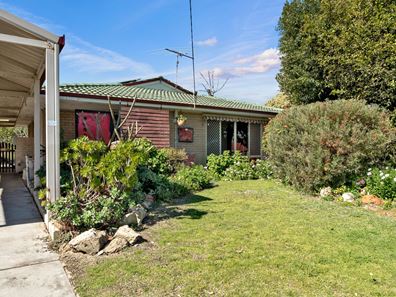 30 Thompson Drive, Wanneroo WA 6065