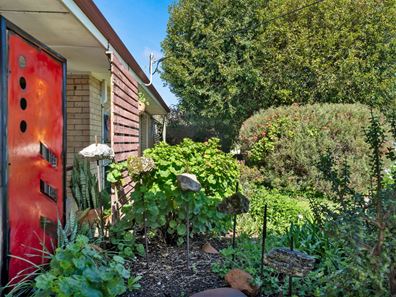 30 Thompson Drive, Wanneroo WA 6065